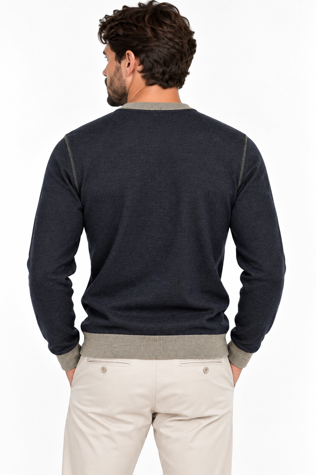 Maglia uomo Tadeu blu melange vista sul retro, con maniche lunghe e bordo beige a contrasto su collo, polsi e fondo