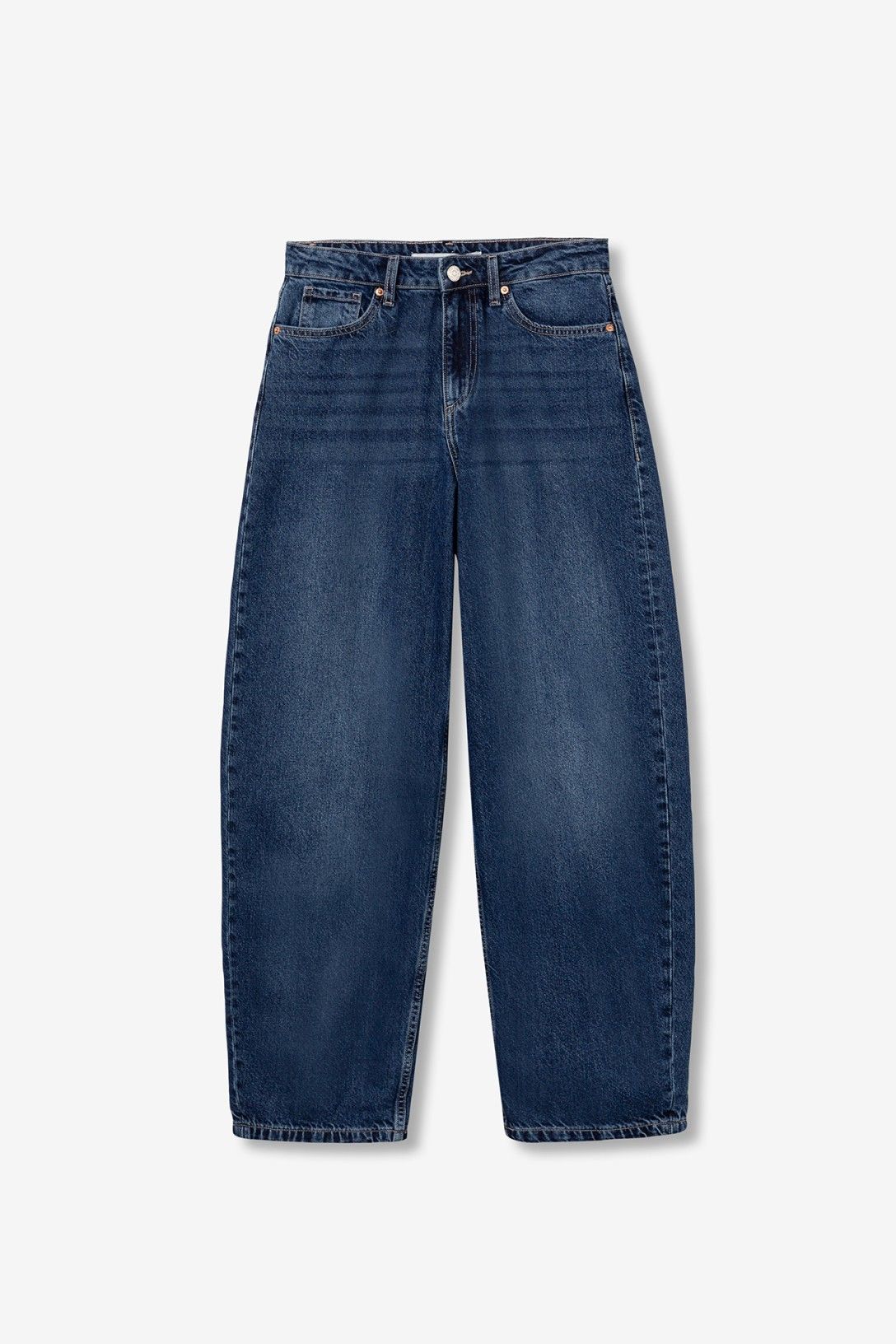 Jeans balloon Ava_3 stesi su sfondo bianco, vita alta e gamba ampia visibili