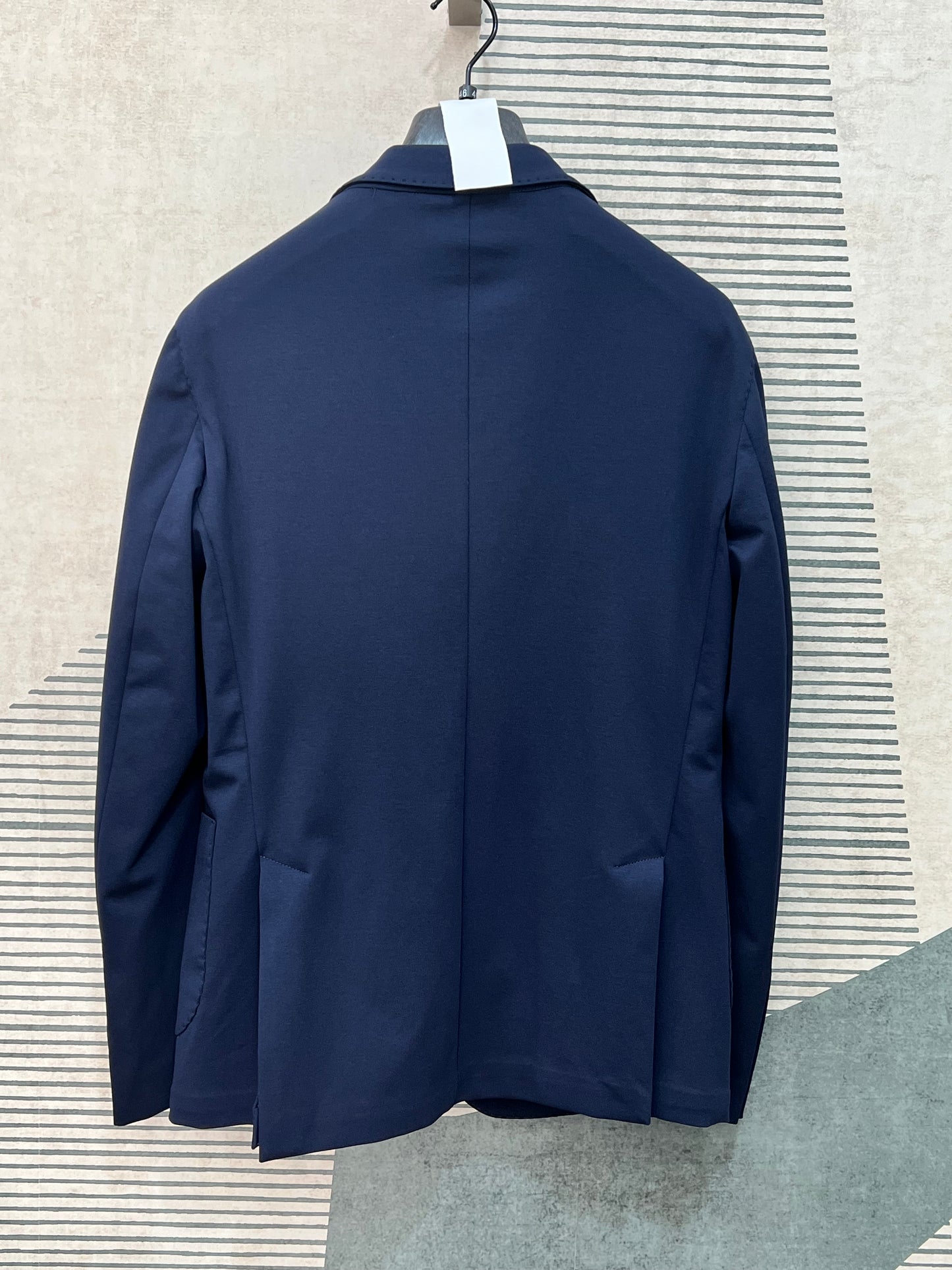 Giacca uomo punto milano blu vista posteriore, eleganza italiana