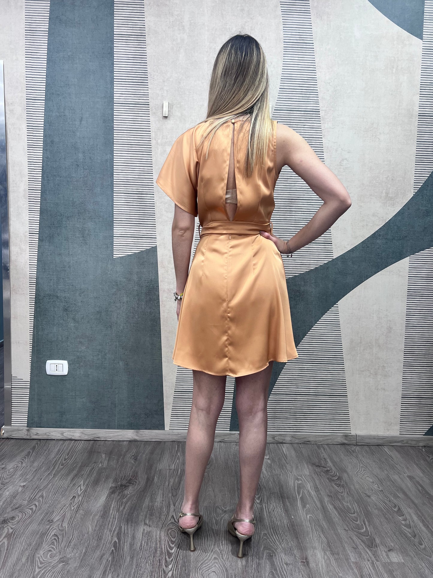 Abito| Mono Spalla| Corallo & Nero