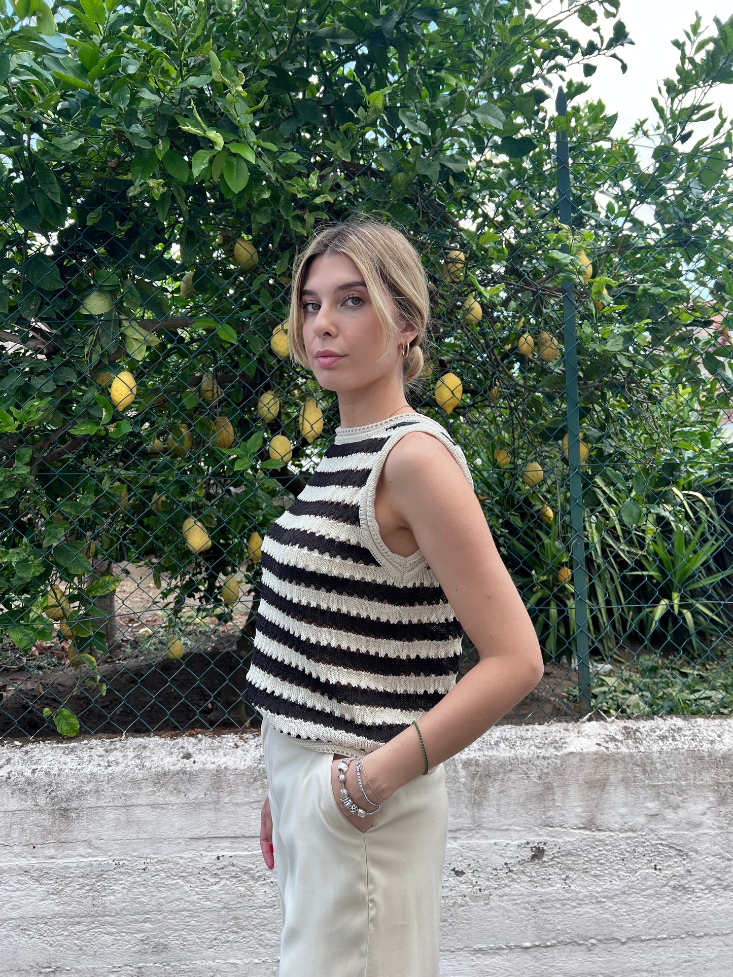 "Top Birdis rigato donna - canotta estiva in maglia con bordi decorativi, stile casual chic per outfit quotidiani"