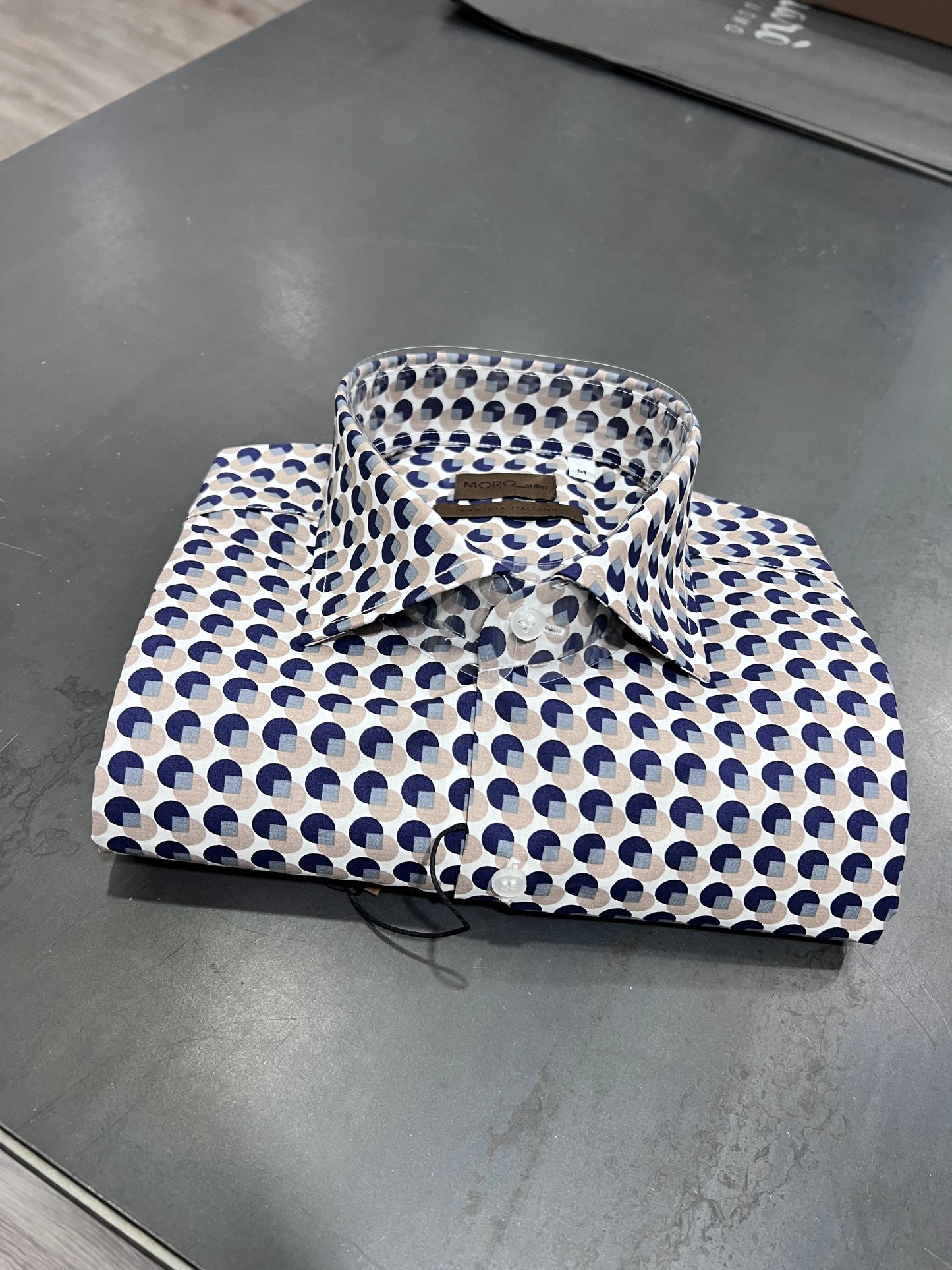 "Camicia uomo cotone twill collo francese - vista frontale elegante Made in Italy"