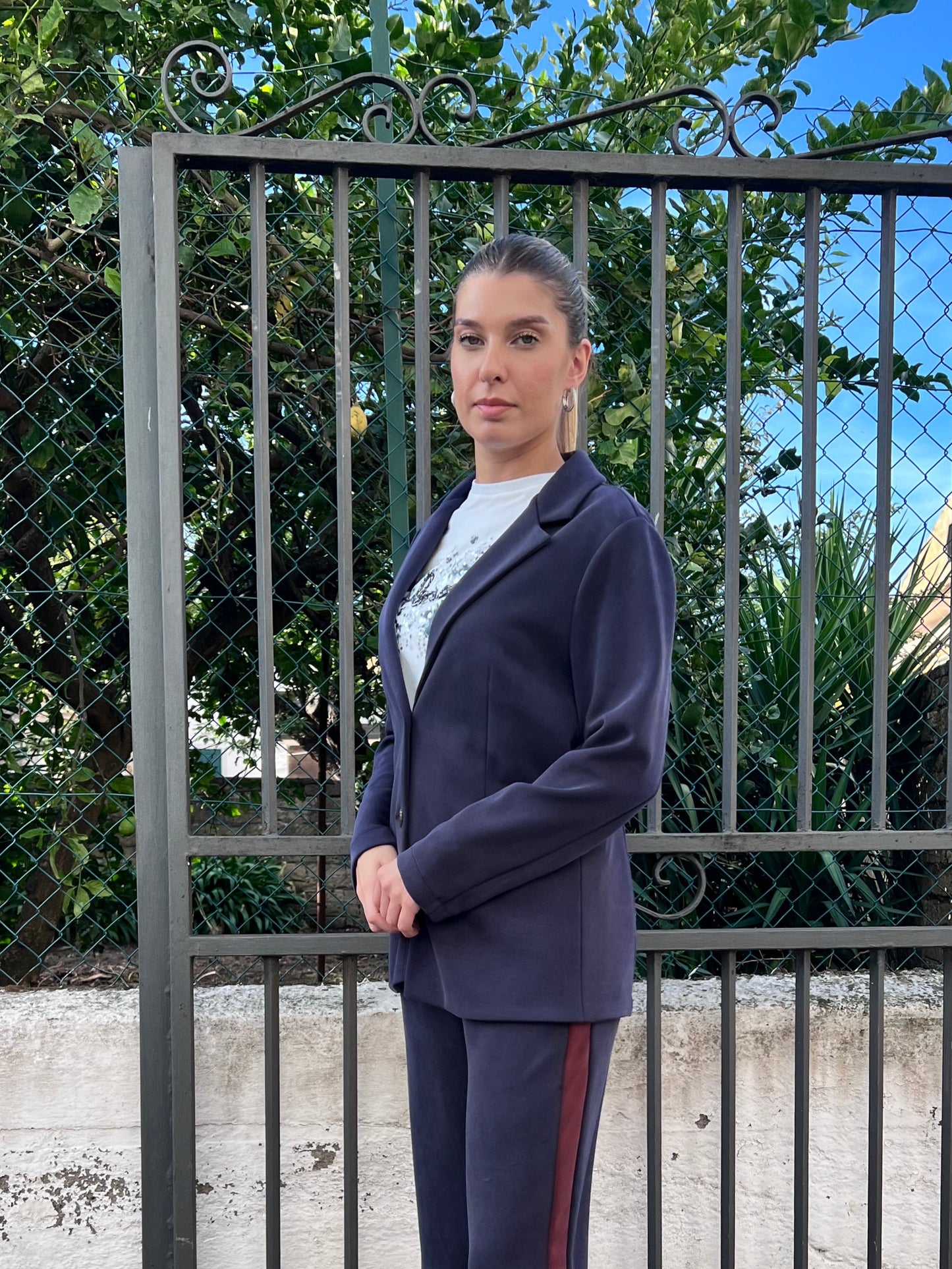 Giacca donna felpa blu - Vista laterale tessuto tecnico comfort e stile Made in Italy