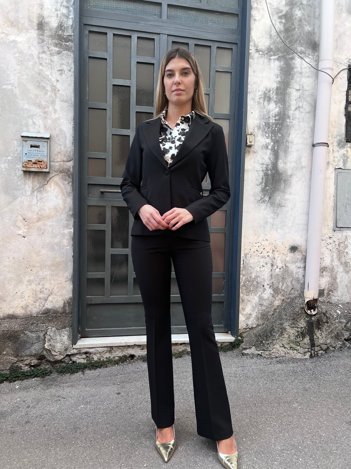 "Tailleur donna mono petto Erica Bellucci - completo elegante nero professionale"