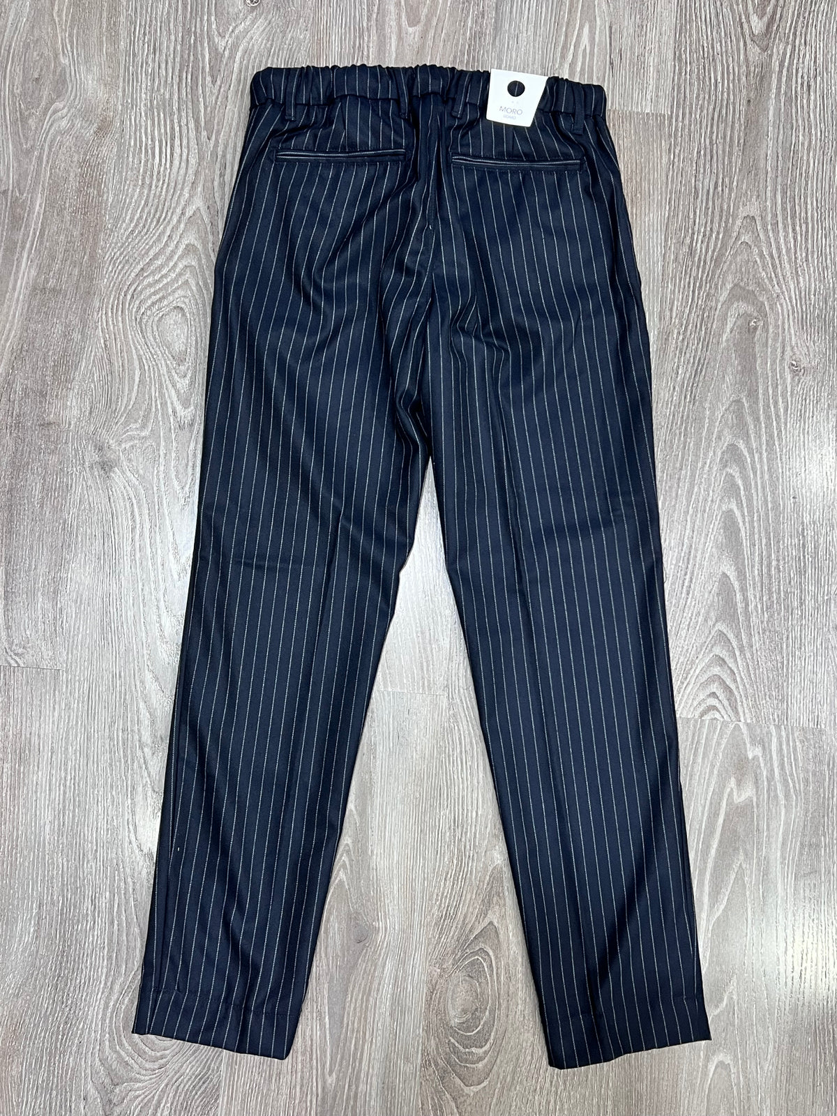 Pantalone uomo sartoriale gessato mono lana - dettaglio posteriore e vestibilità