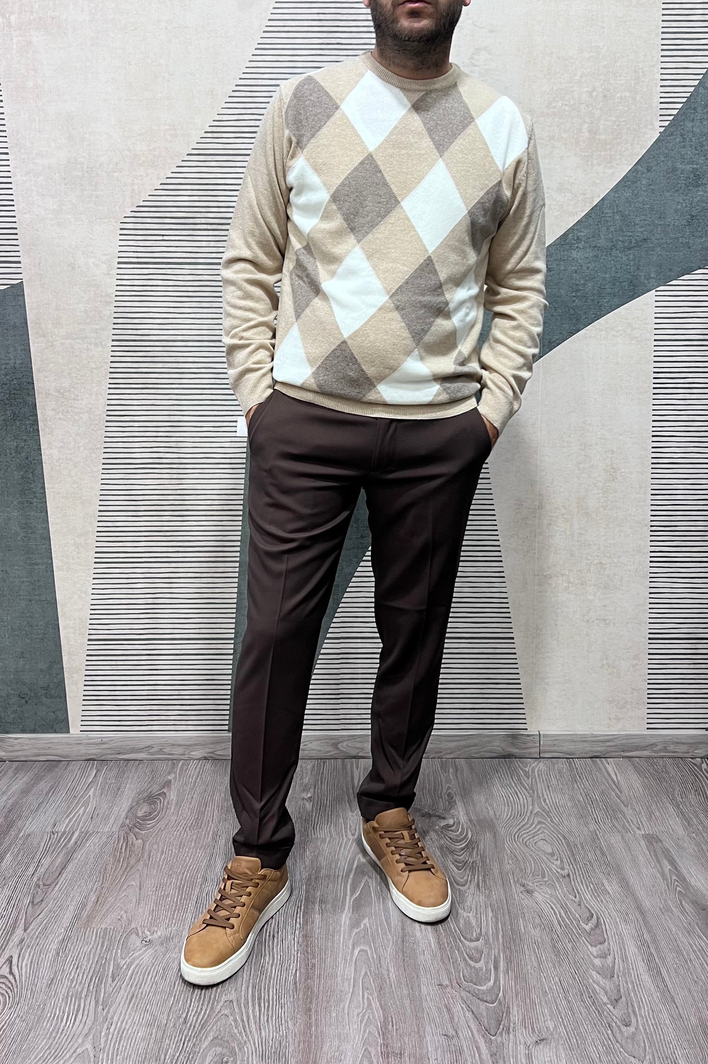 Maglione uomo a scacchi Made in Italy - dettaglio cuciture e manifattura artigianale