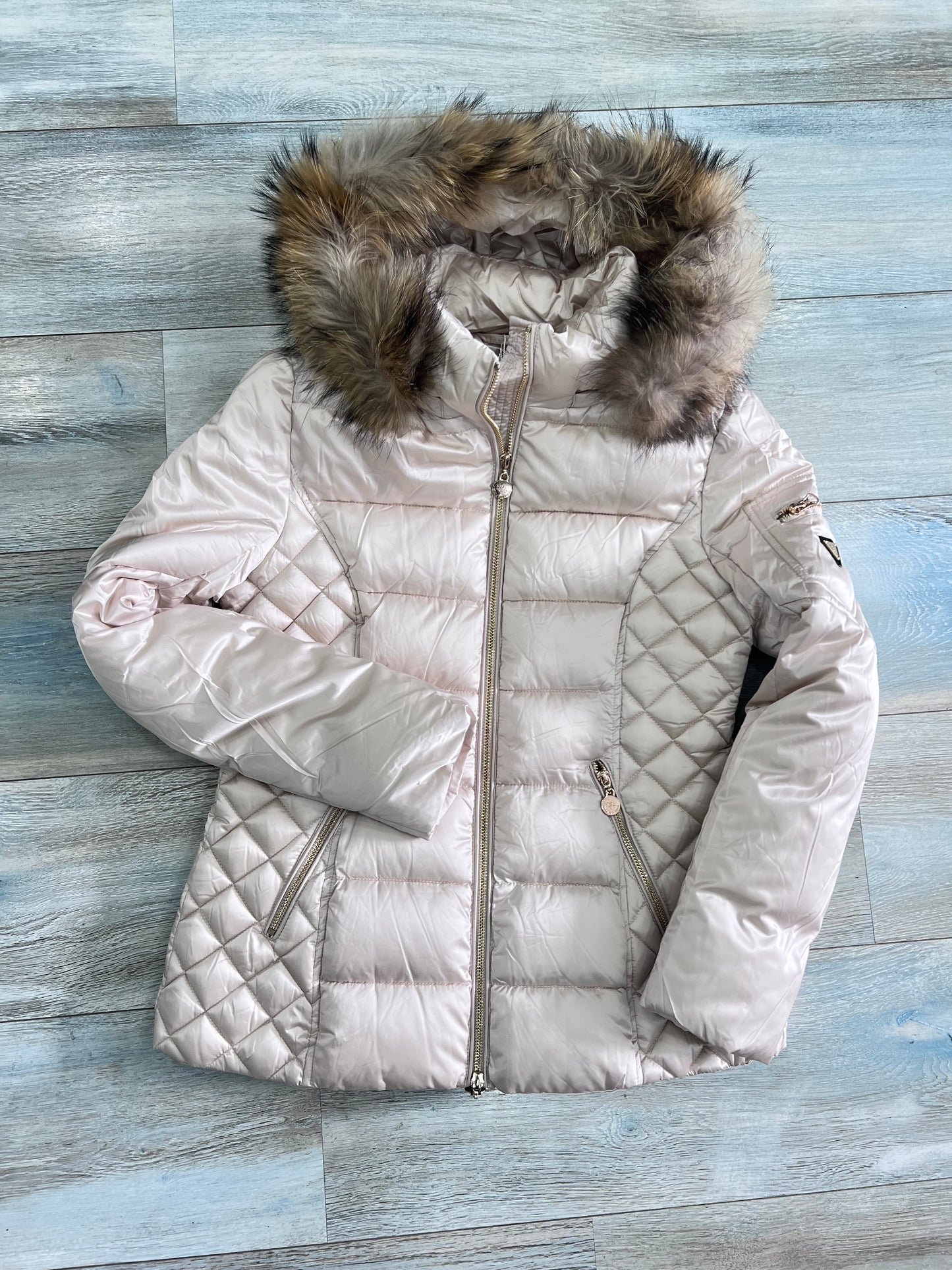 Giubbotto donna invernale 638 beige con cappuccio pelliccia, piumino trapuntato Miss più