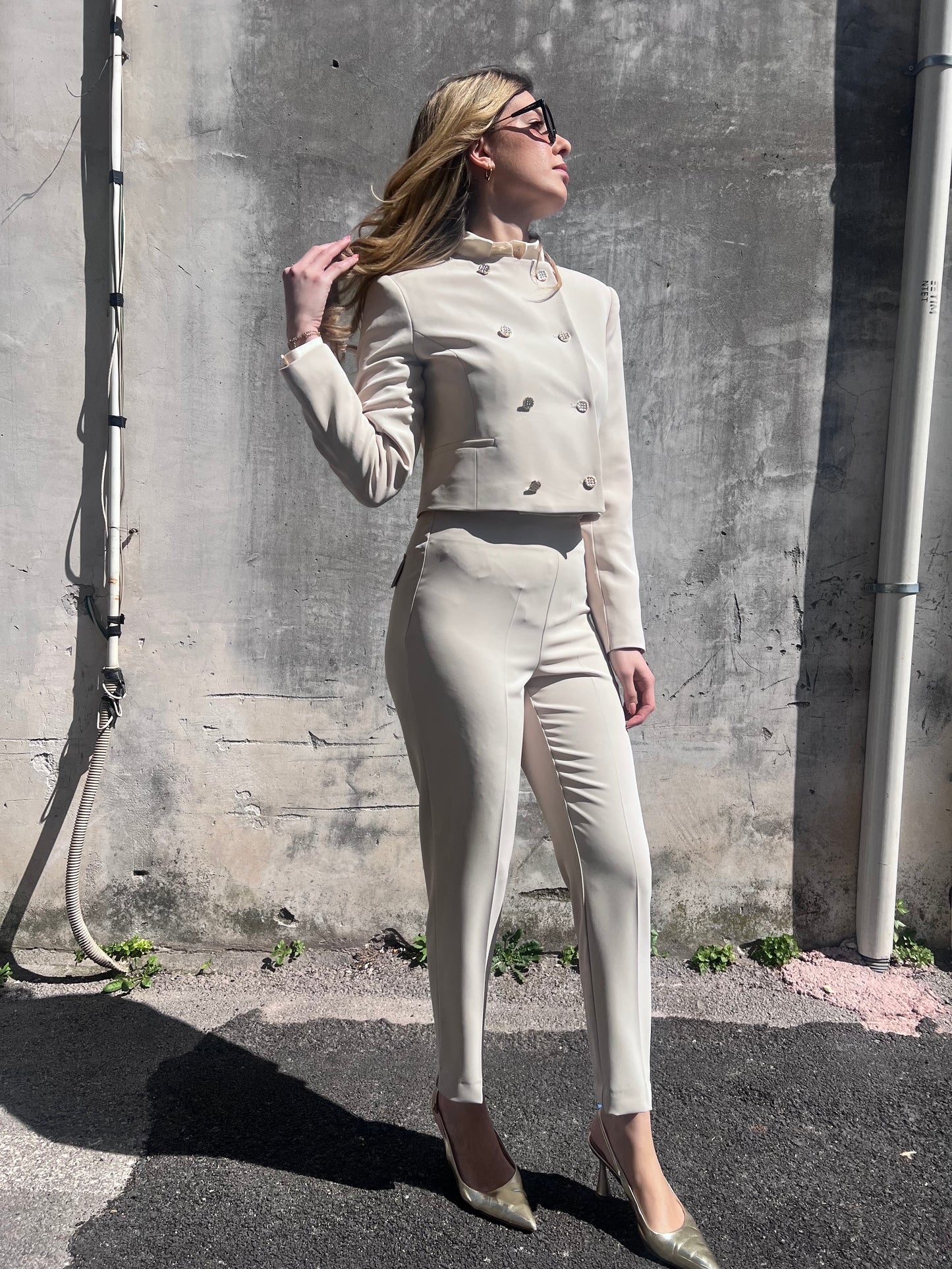 Dettaglio vita alta e zip laterale pantalone tailleur donna Gadì 578 Burro, colore burro – Frarò