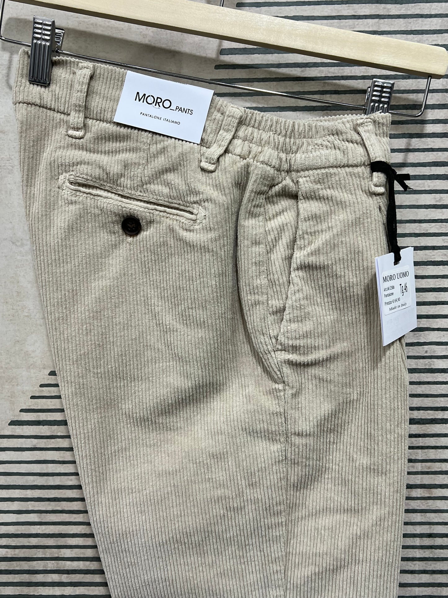 Dettaglio tessuto velluto beige 98% cotone - qualità premium italiana