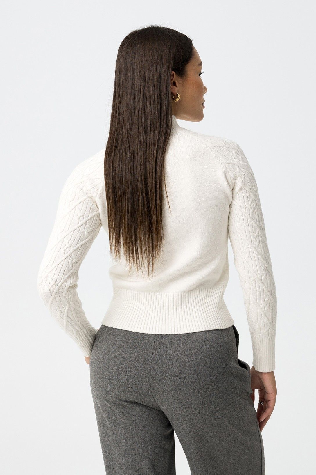 Maglione invernale donna Alchemy panna vista posteriore, fascia ampia sul fondo, qualità premium
