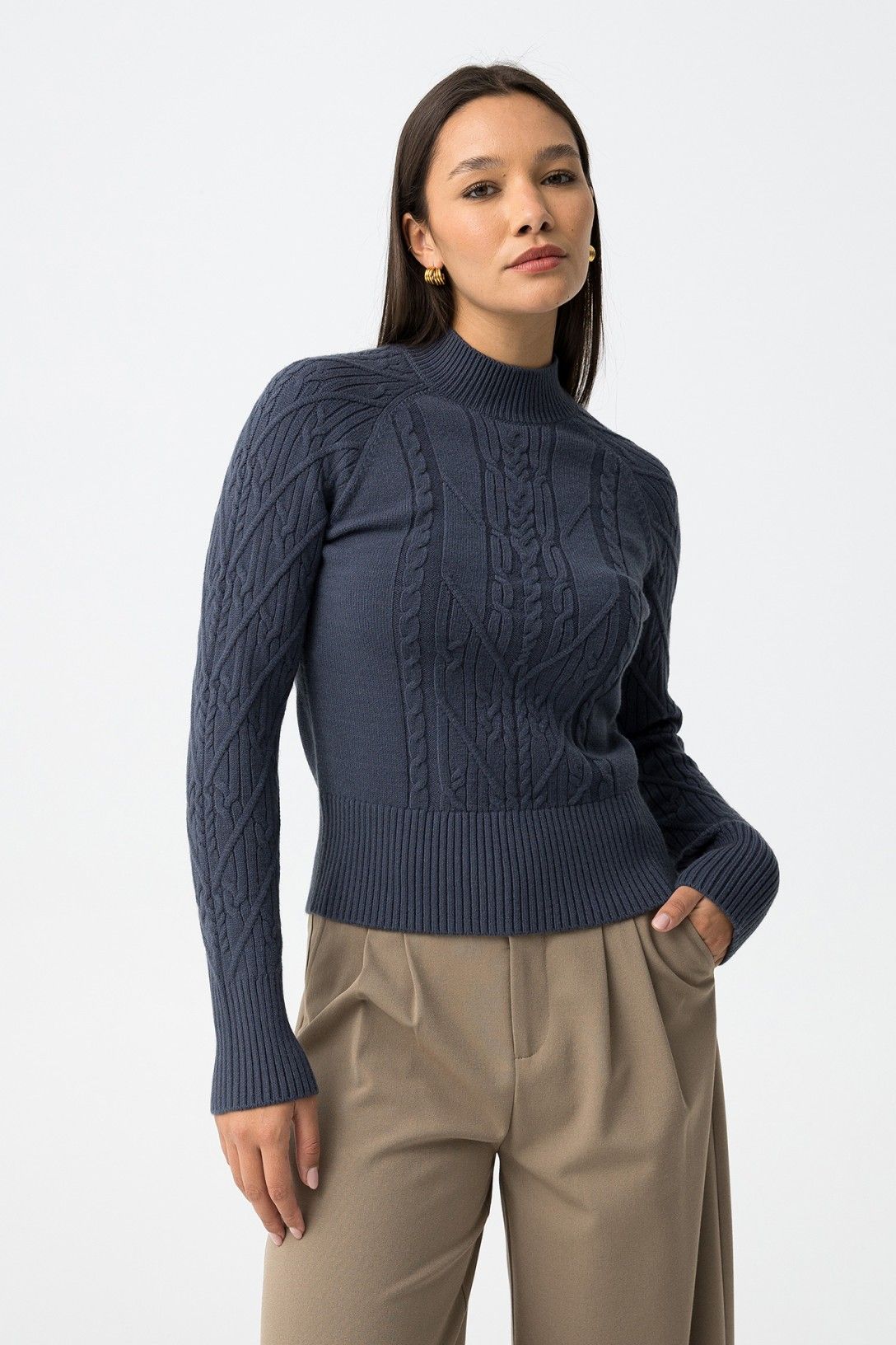 Maglione donna Alchemy blu con trama a rombi elegante, mezzo collo e manica lunga