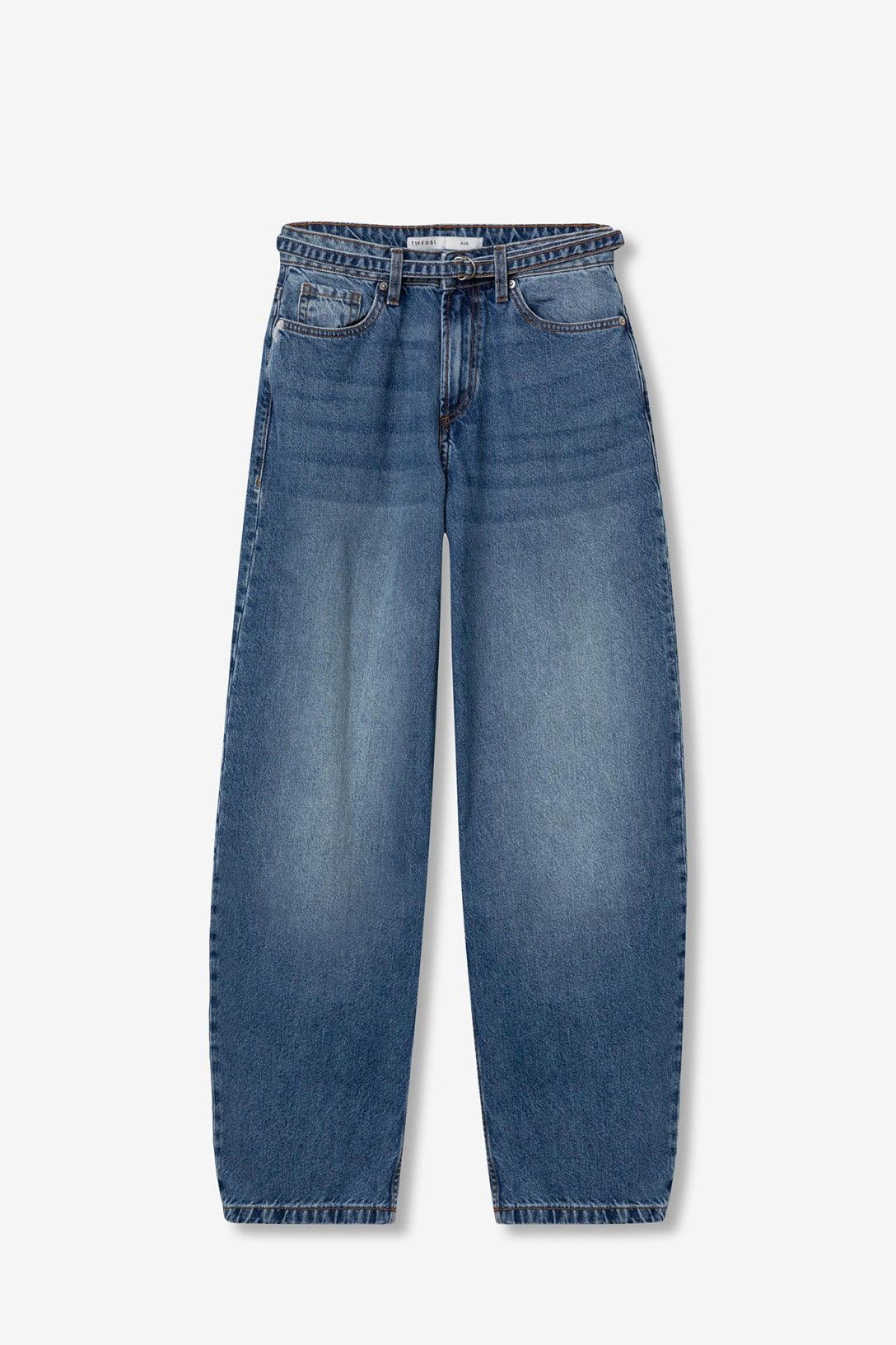 Jeans balloon Ava_2 appesi - vista del prodotto che mostra chiaramente il taglio a gamba a palloncino e la silhouette oversize
