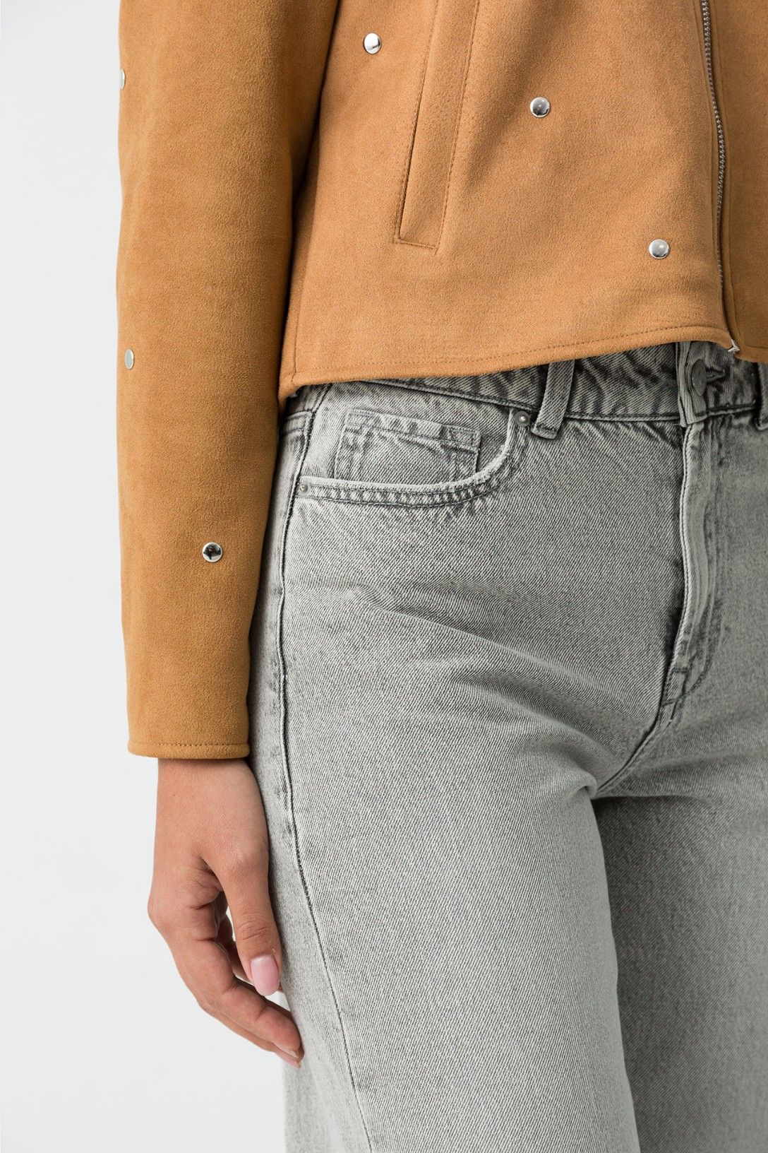 Dettaglio jeans Bonnye_52 grigio - vita alta con cinque tasche e vestibilità wide leg