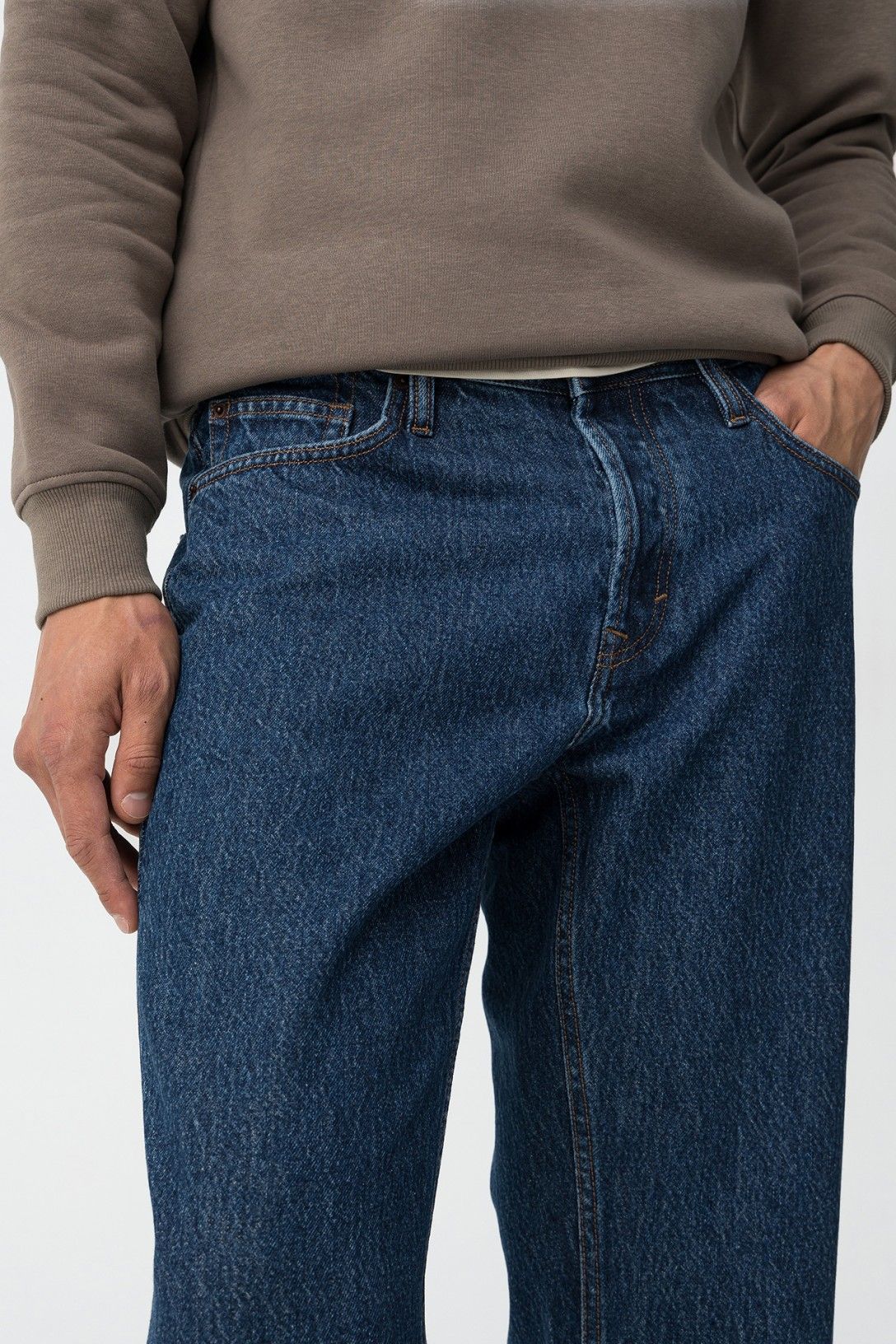 Dettaglio tasche e chiusura jeans Cole_66 Tiffosi - qualità artigianale