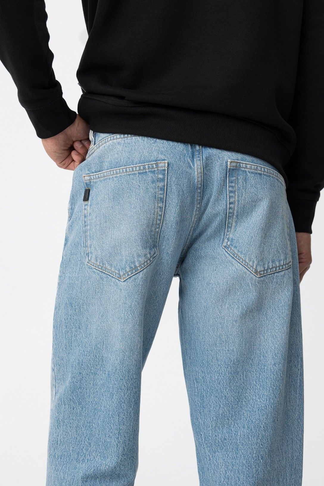 Jeans cole_65 Vista posteriore - mostra le tasche classiche e la vestibilità relaxed fit