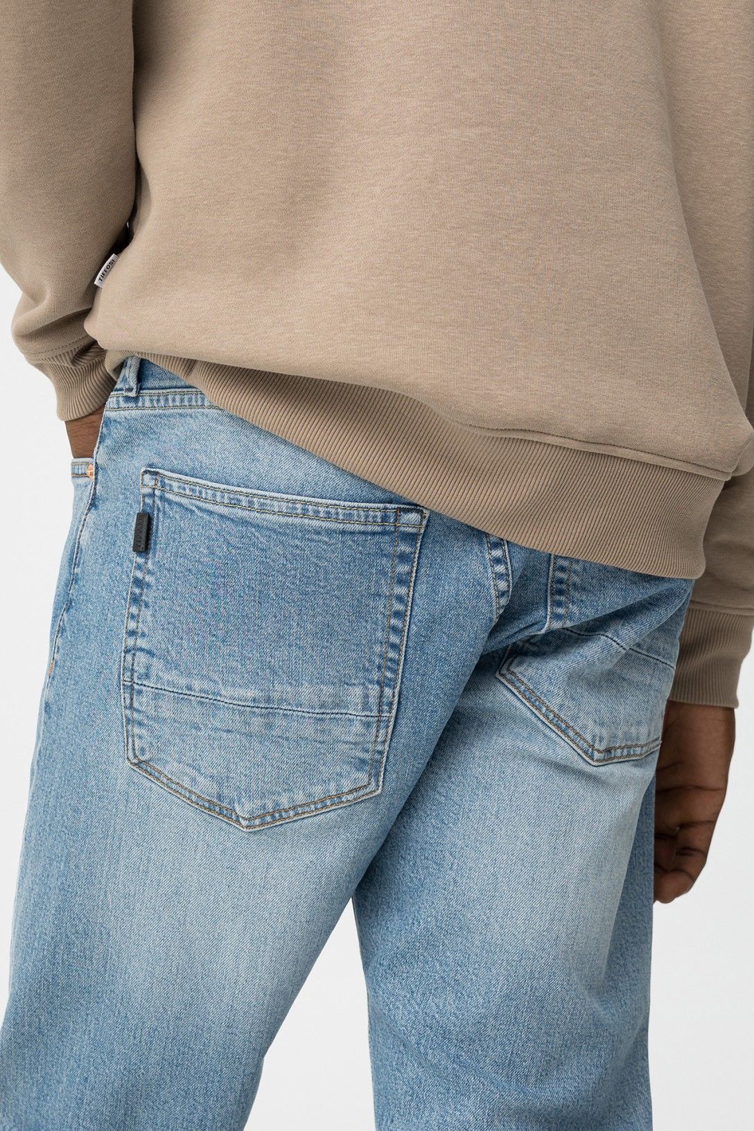 Jeans Dylan_111 uomo denim - dettaglio vestibilità slim fit e tasche funzionali