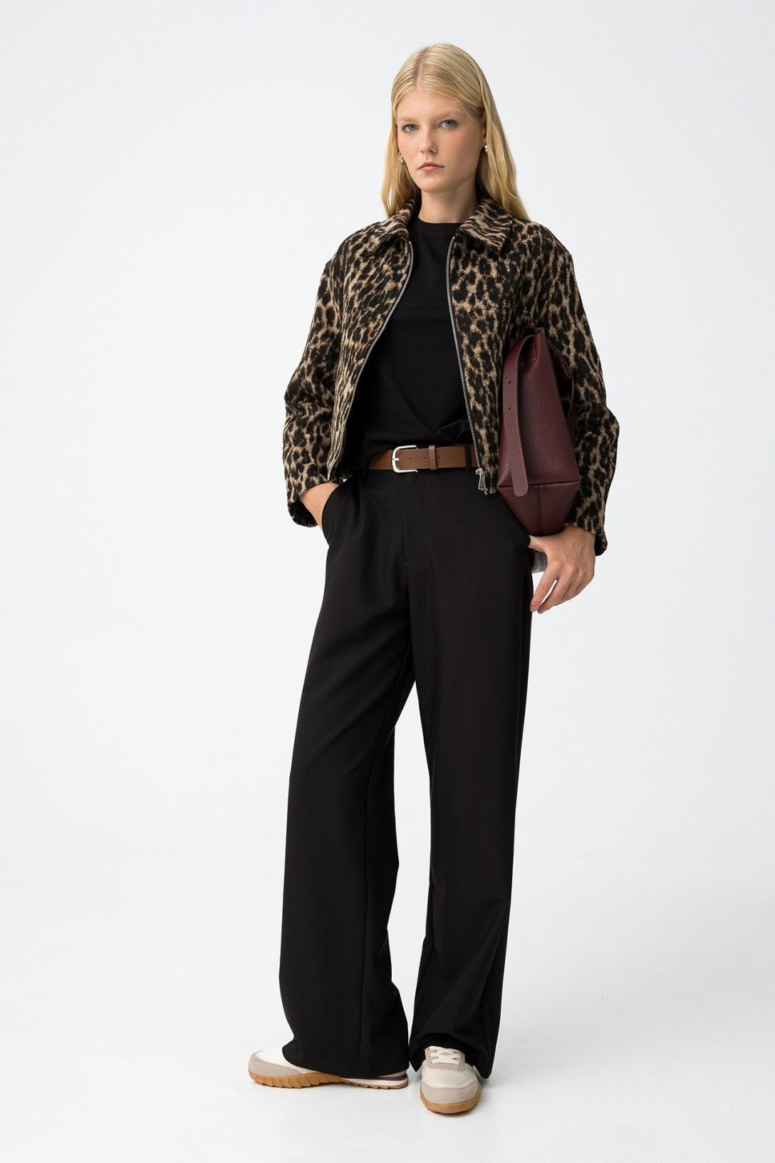 Pantalone Elora nero donna vita alta con cintura ecopelle - look completo vista frontale