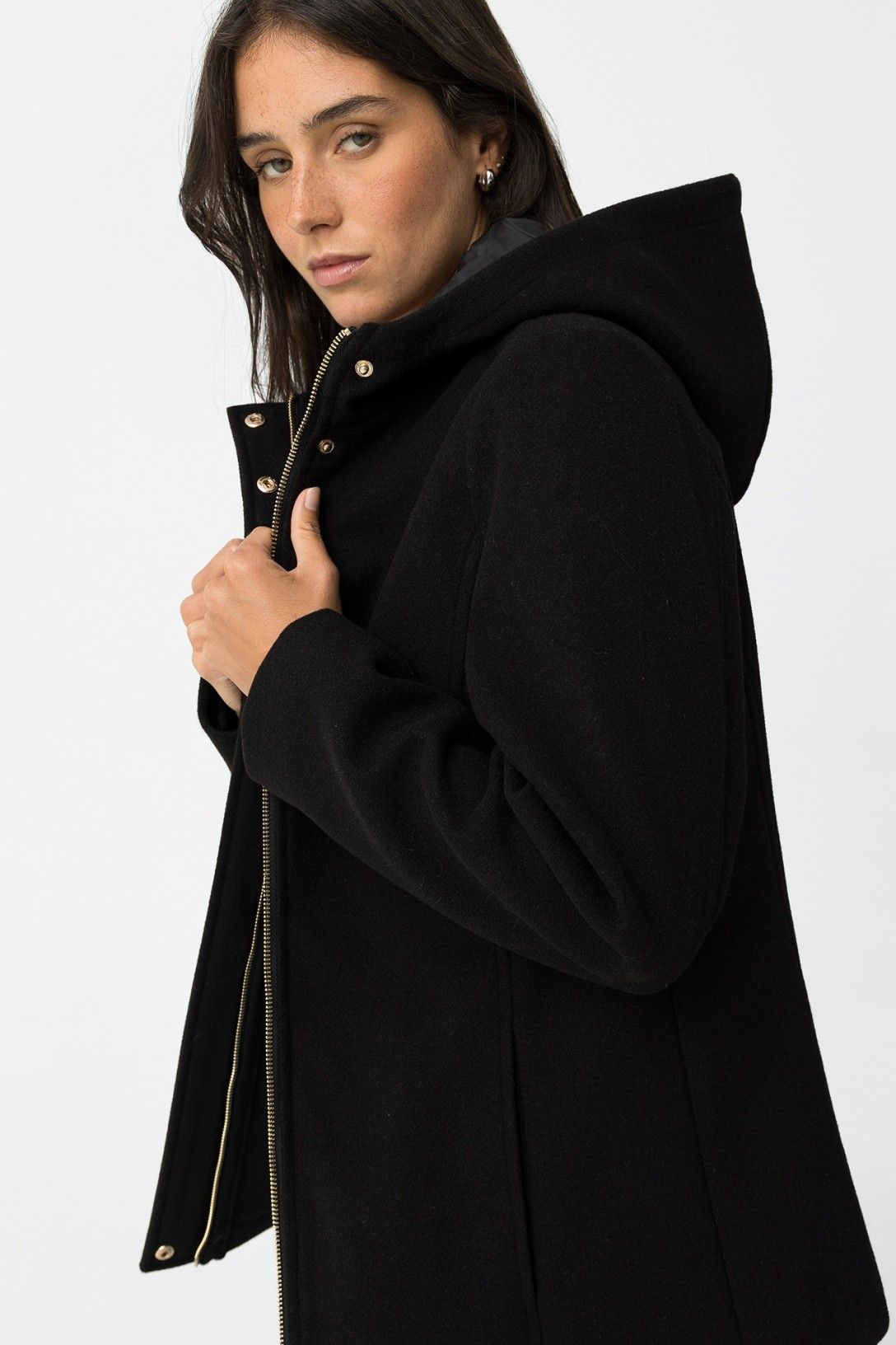 Cappotto Enny nero donna - dettaglio tasche frontali e chiusura zip