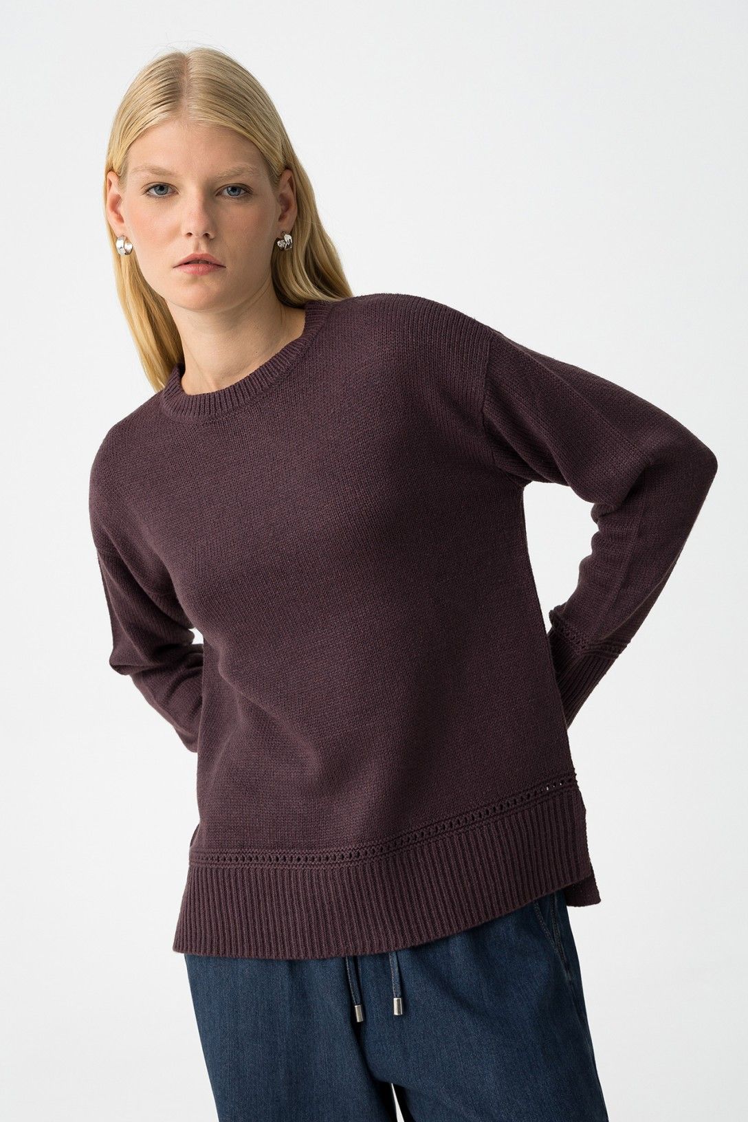 Maglione Eternal donna colore wine - vista frontale elegante con scollo rotondo