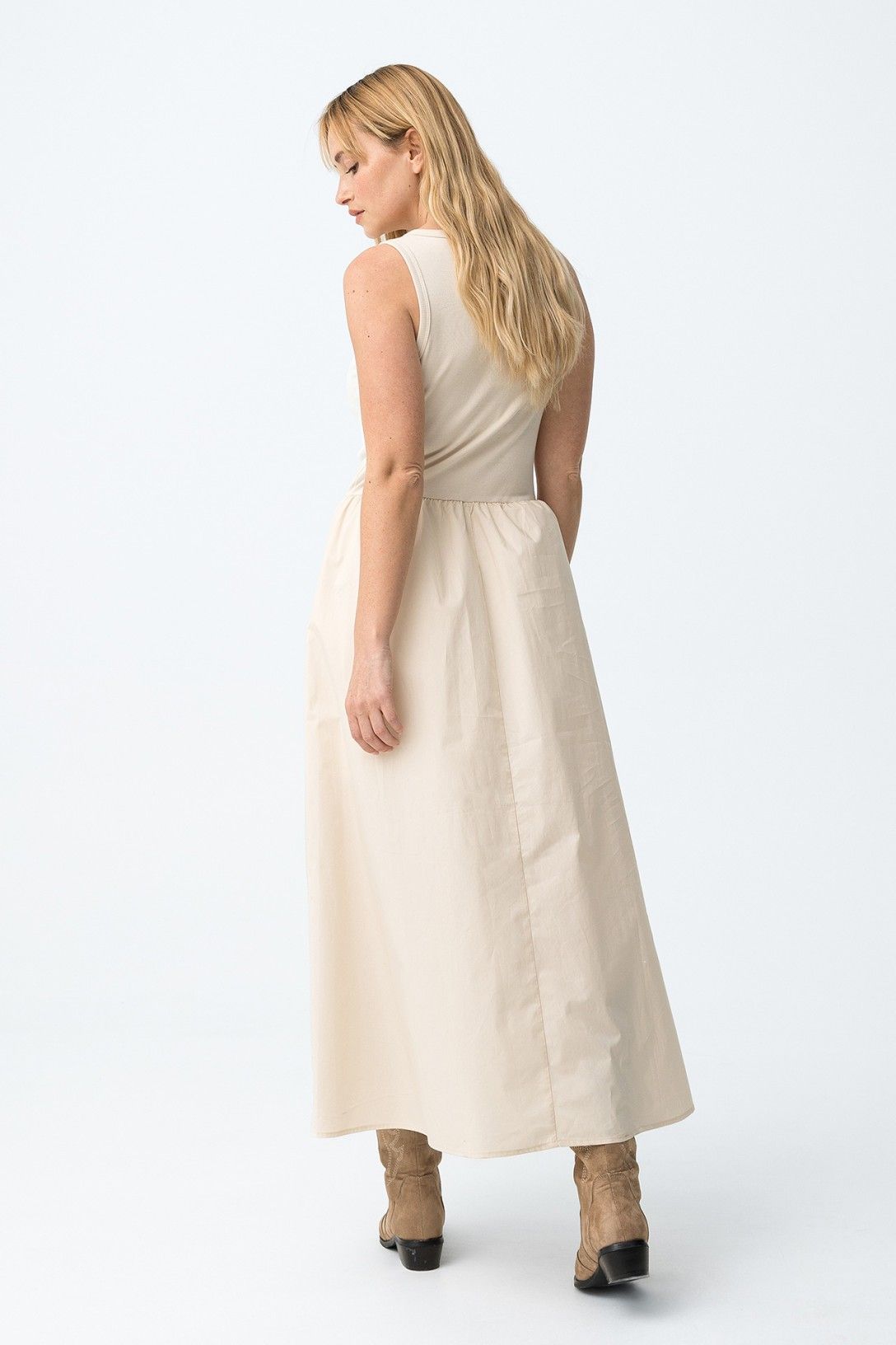 Abito donna Fiji cotone beige- dettaglio posteriore gonna svasata cotone beige