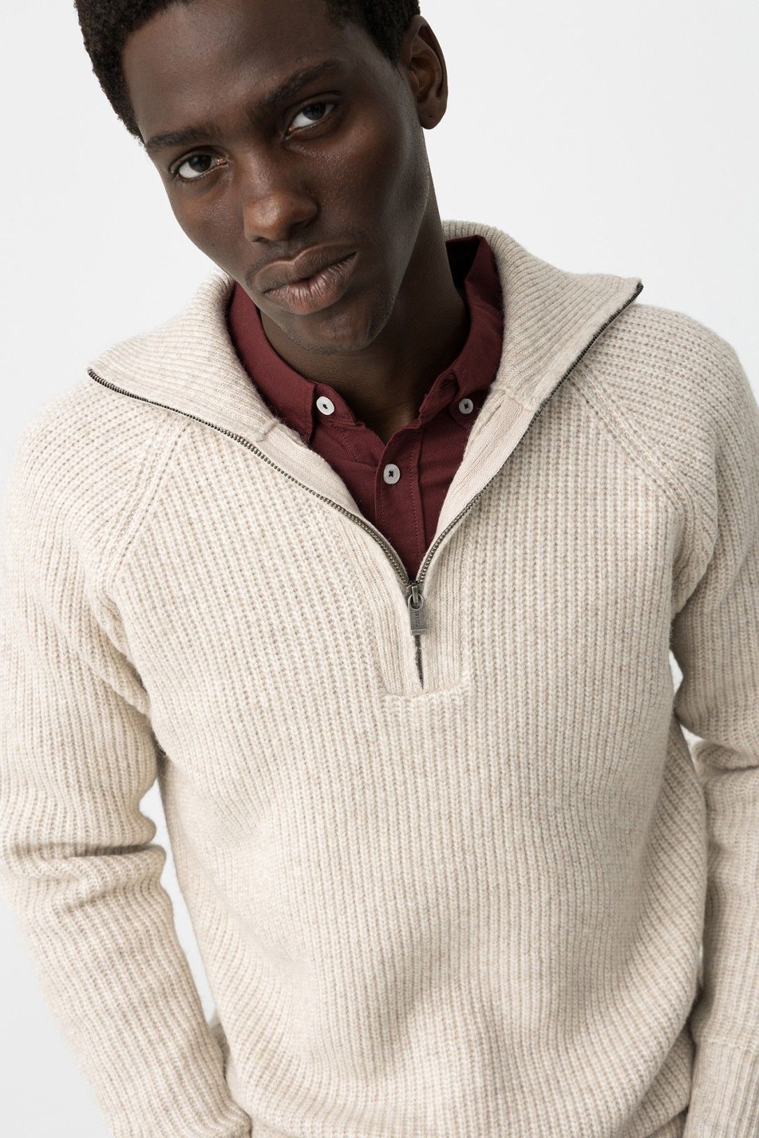 Maglione Javier beige lana - dettaglio mezza zip e scollo