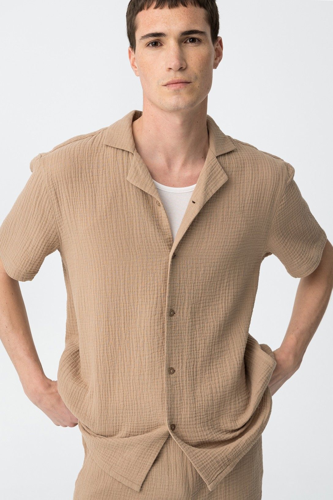 "Abbinamenti Cord Set Melecoton Beige - Suggerimenti di styling per il completo uomo"