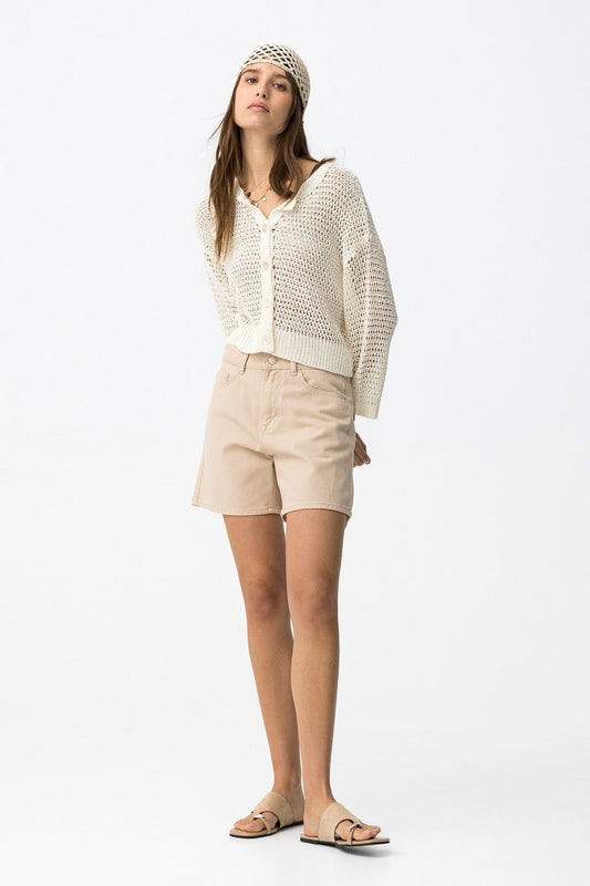 Shorts donna beige – look completo, vestibilità comoda e versatile, taglie 40–48