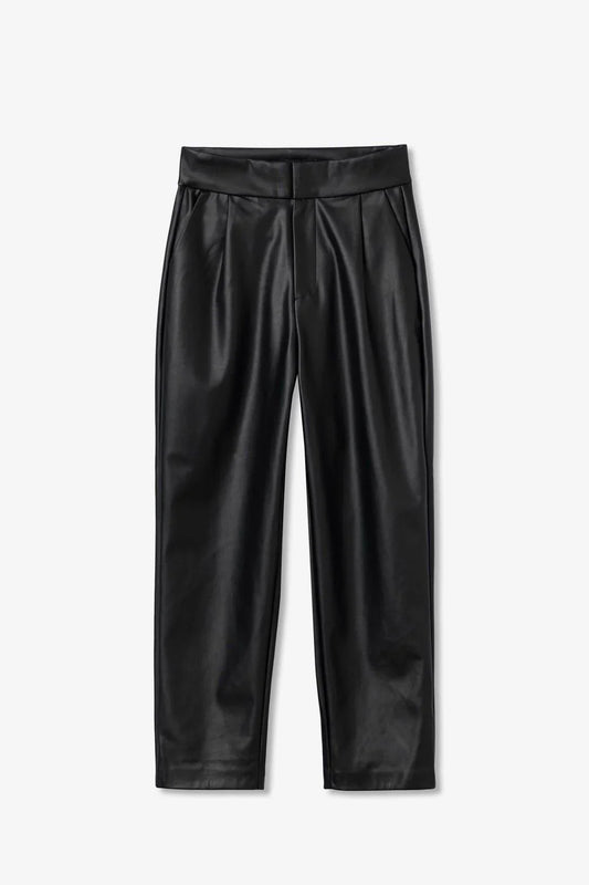 Pantaloni donna in ecopelle nera Frarò, stile elegante Made in Italy, su sfondo bianco