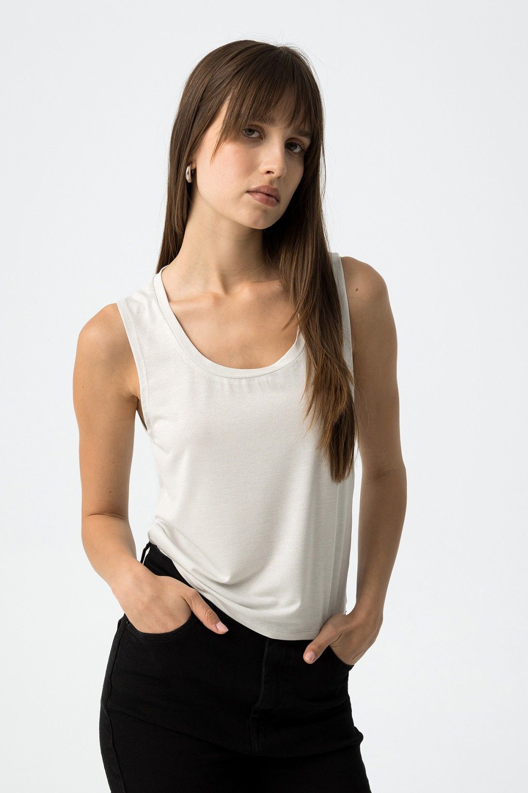 "Top Maty Gold| Star White - Dettaglio dello scollo "