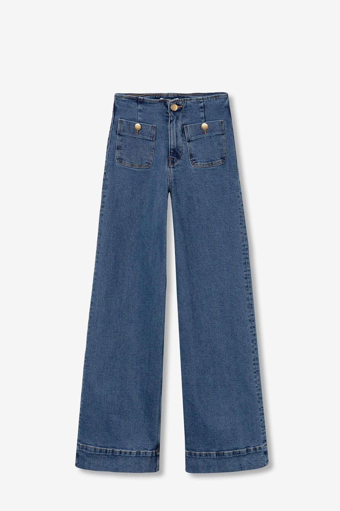 "Jeans donna Sarah modello completo: gamba larga a palazzo, vita alta, tasche applicate frontali con bottoni metallici dorati e orlo con risvolto"