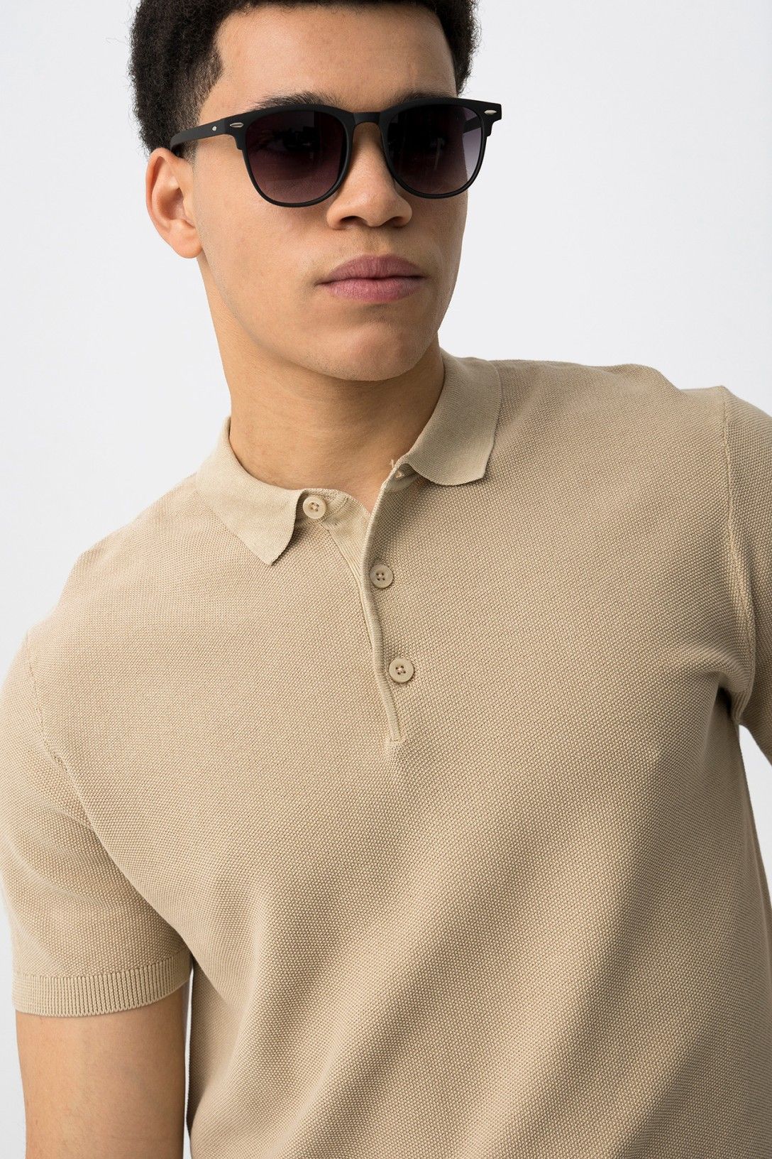 Polo uomo Wonder beige - vista frontale dettaglio colletto e bottoni