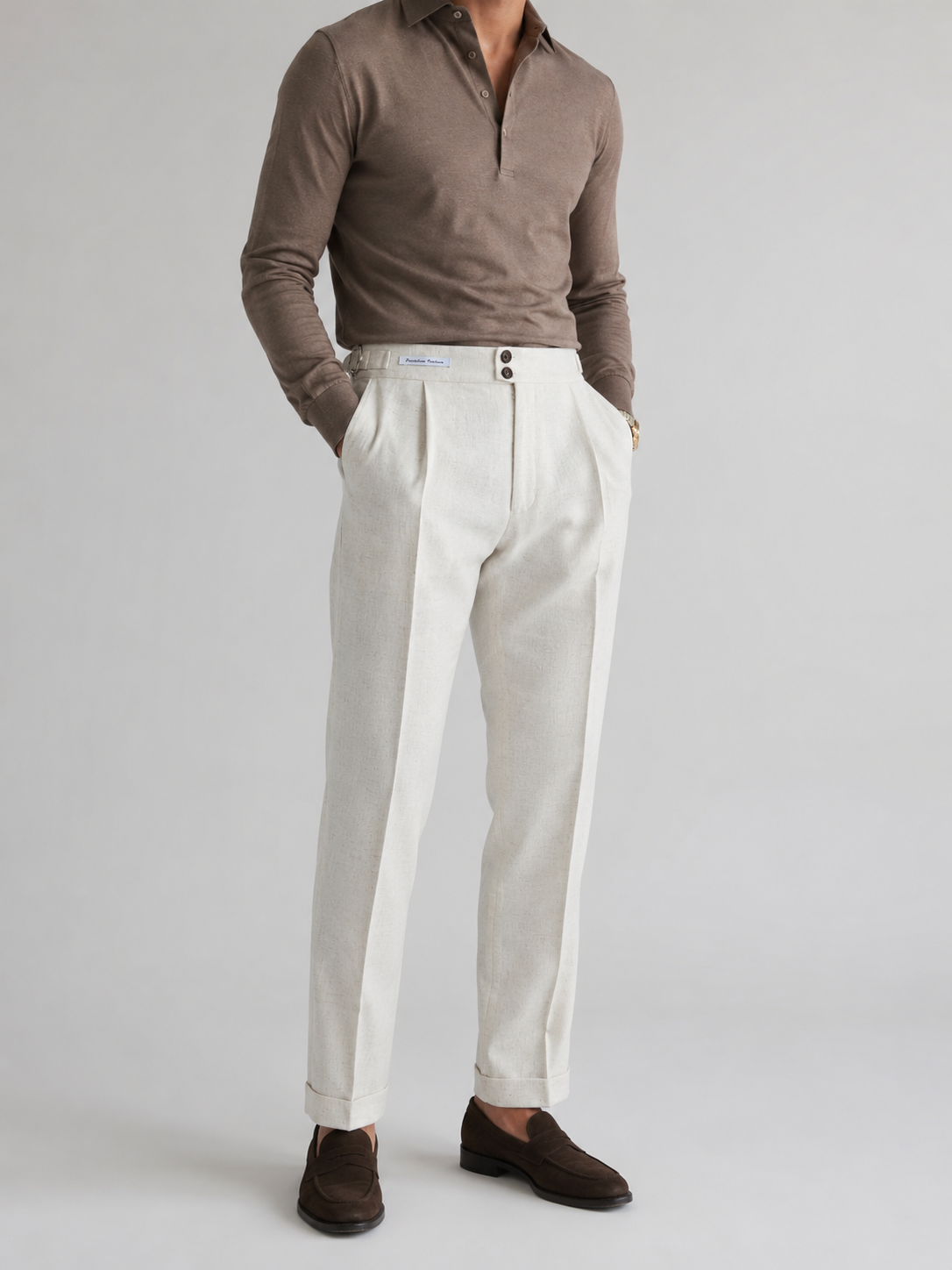 Pantalone uomo MES in lino e viscosa colore panna, vestibilità regolare, Made in Italy – Frarò vista frontale indossato da modello