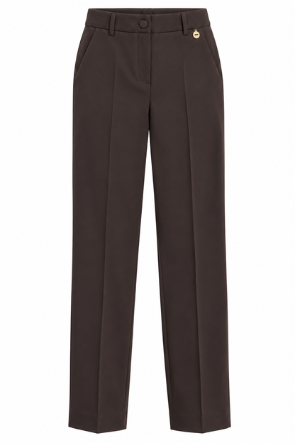 Pantalone cioccolato del tailleur donna 549 Erica Bellucci, vista frontale con passanti, bottone e piega lungo la gamba.