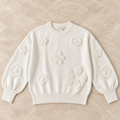Maglia donna 622 Bluoltre panna con fiori tono su tono in rilievo, vista frontale del capo steso

