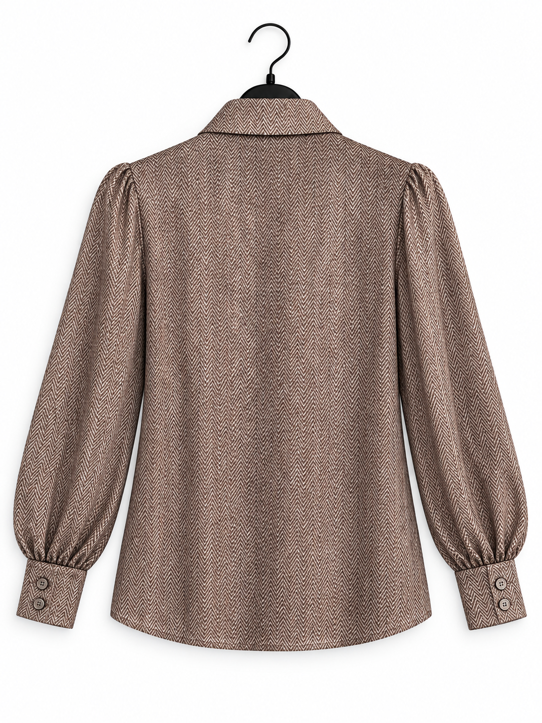 Camicia donna in fantasia spigata Erica Bellucci  sul retro e appesa a una gruccia, con collo francese e maniche lunghe con polsini abbottonati.