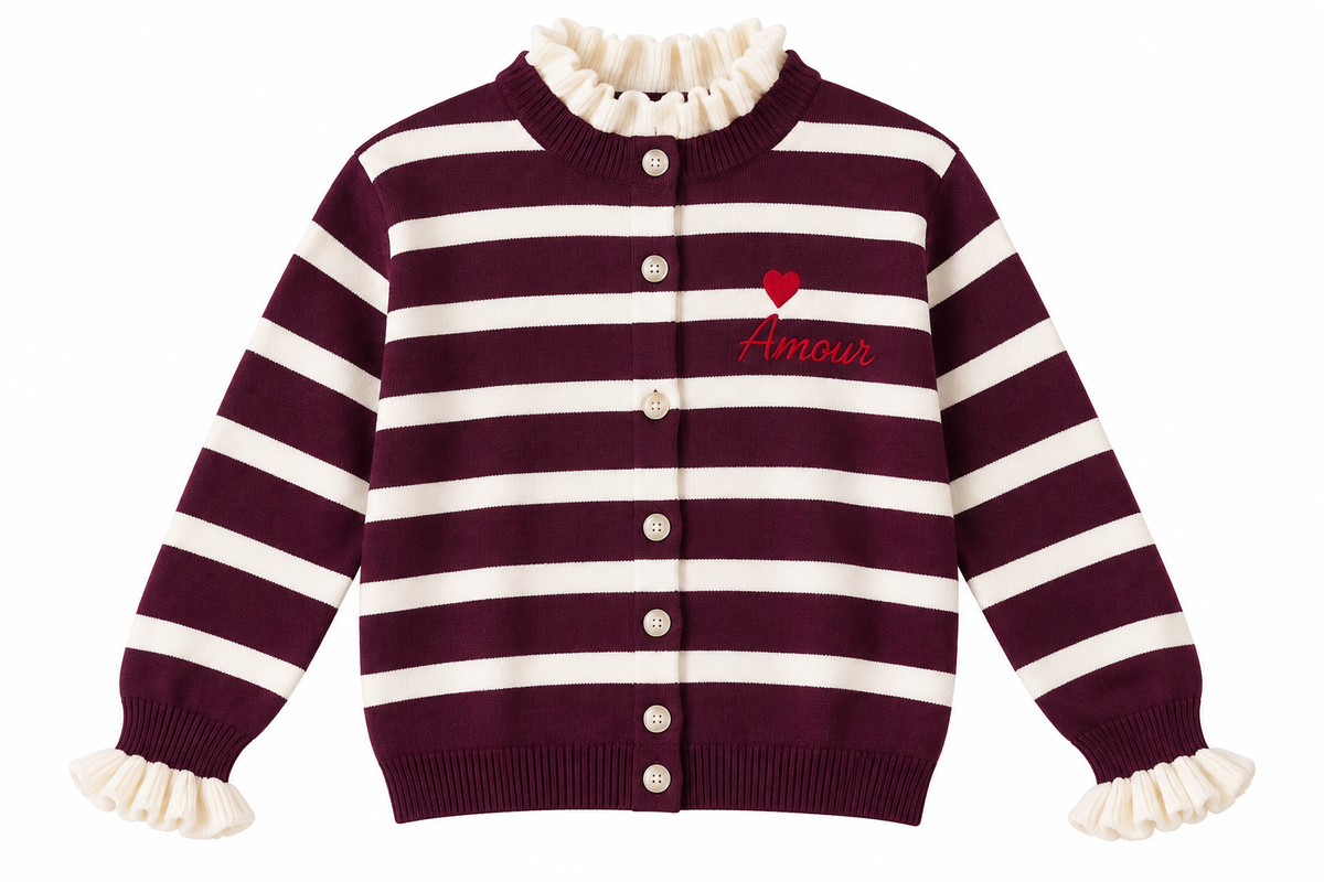 Cardigan donna 730 bordeaux, vista frontale del capo con righe chiare, bottoni e volant al collo e ai polsi.
