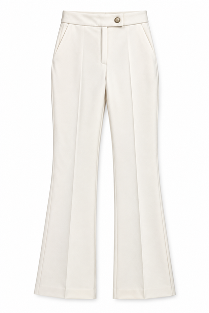 Pantalone donna a zampa 2958 panna steso su fondo bianco, vista frontale con bottone decorativo e fondo svasato.