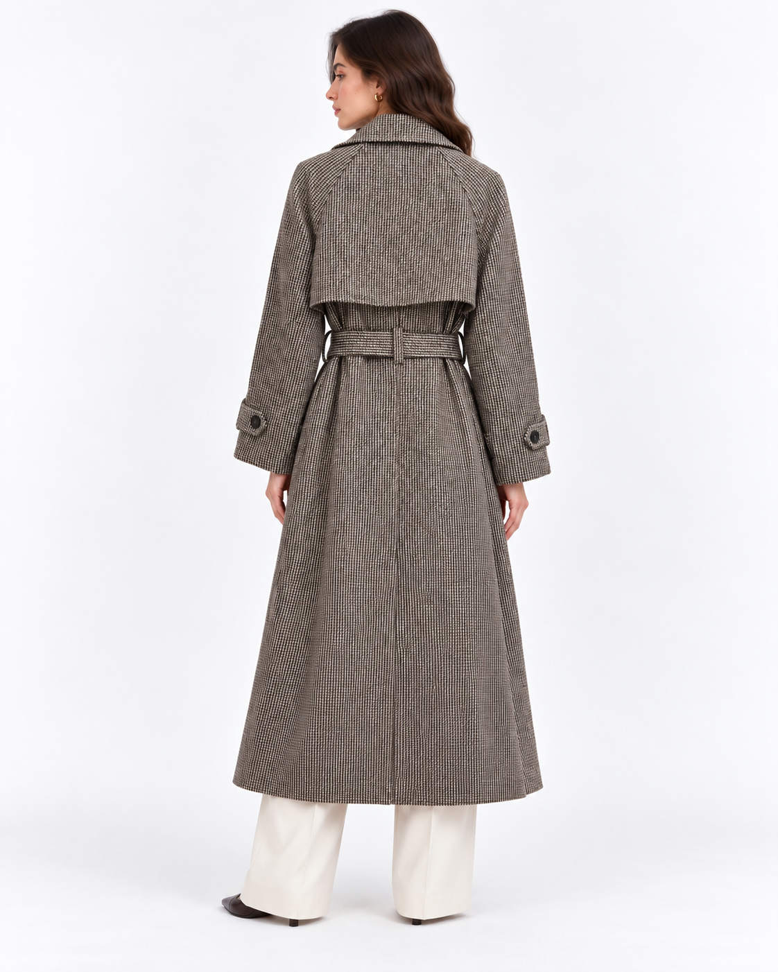 Cappotto lungo donna Candeem Tiffosi a microquadri, vista posteriore indossata con pattina sulla schiena e cintura.