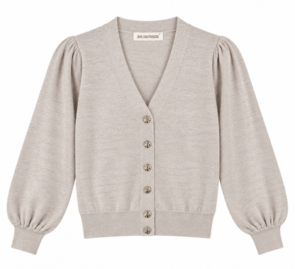 Cardigan donna 301 beige chiaro su fondo bianco, con scollo a V, bottoni gioiello dorati, maniche lunghe a sbuffo e fondo elasticizzato.