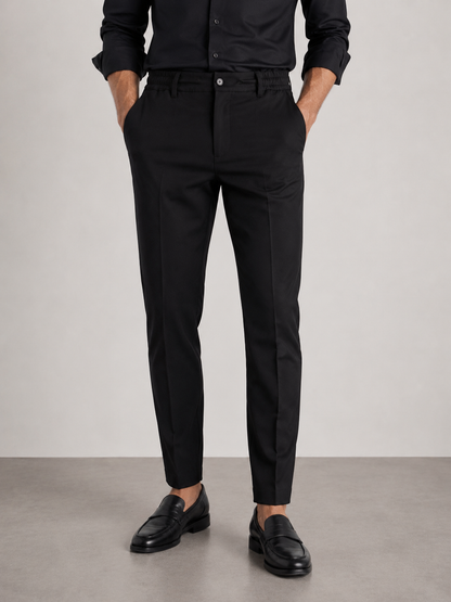 Pantalone uomo estivo poly viscosa colore nero  Made in Italy - vista frontale completa - indossato da modello.