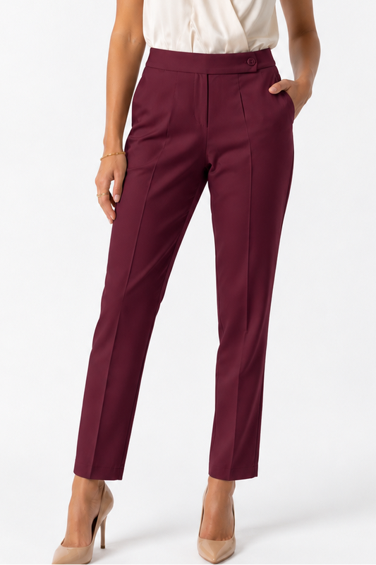 Pantalone donna invernale capri bordeaux a vita alta con tasche a filo, vista frontale indossato