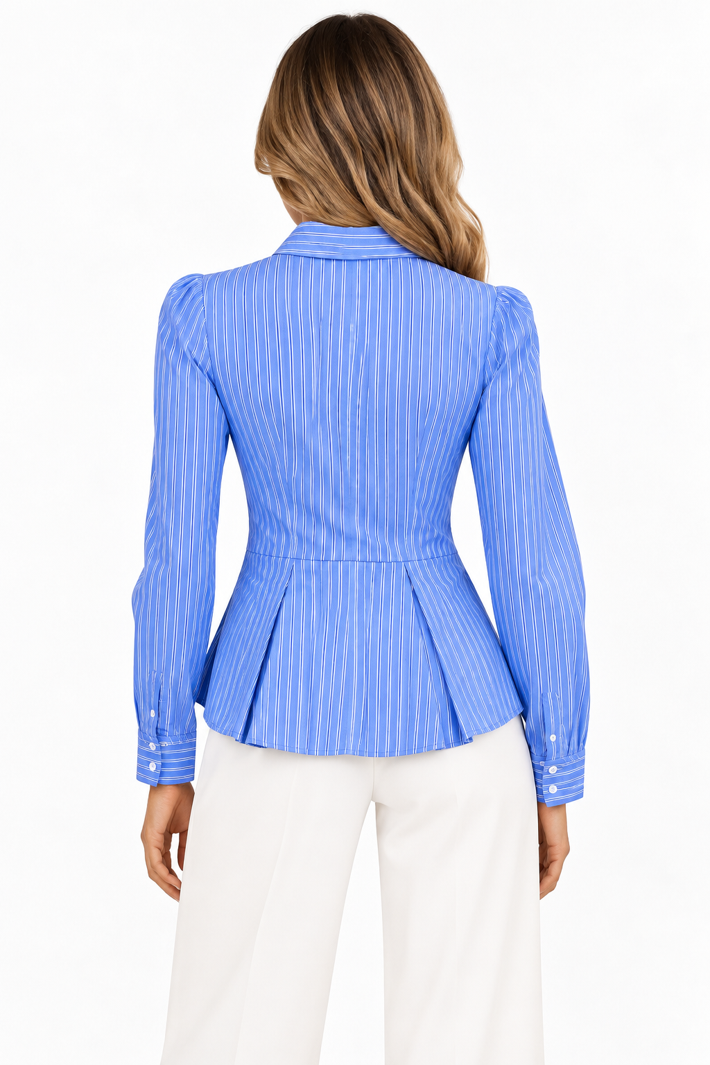 Camicia donna a righe celeste e bianco Coroa – vestibilità avvitata, taglio punto vita con fondo ampio - vista posteriore indossata da modella.