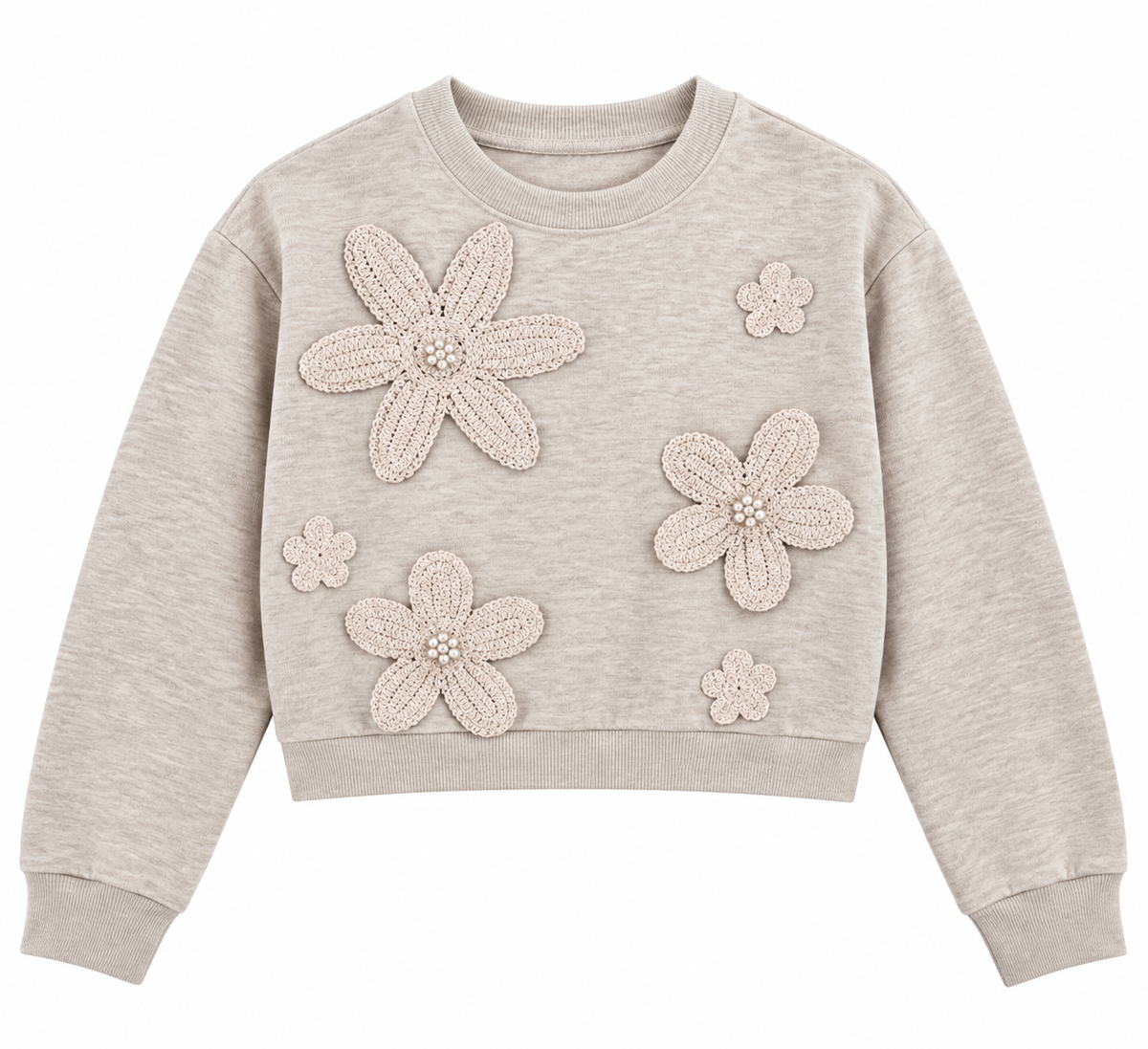 Maglia donna crop beige 8090 su fondo bianco, con girocollo, maniche lunghe e applicazioni floreali color panna sul davanti.