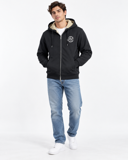 Felpa uomo Gray Tiffosi nera con cappuccio e zip, indossata con jeans chiari, vista a figura intera