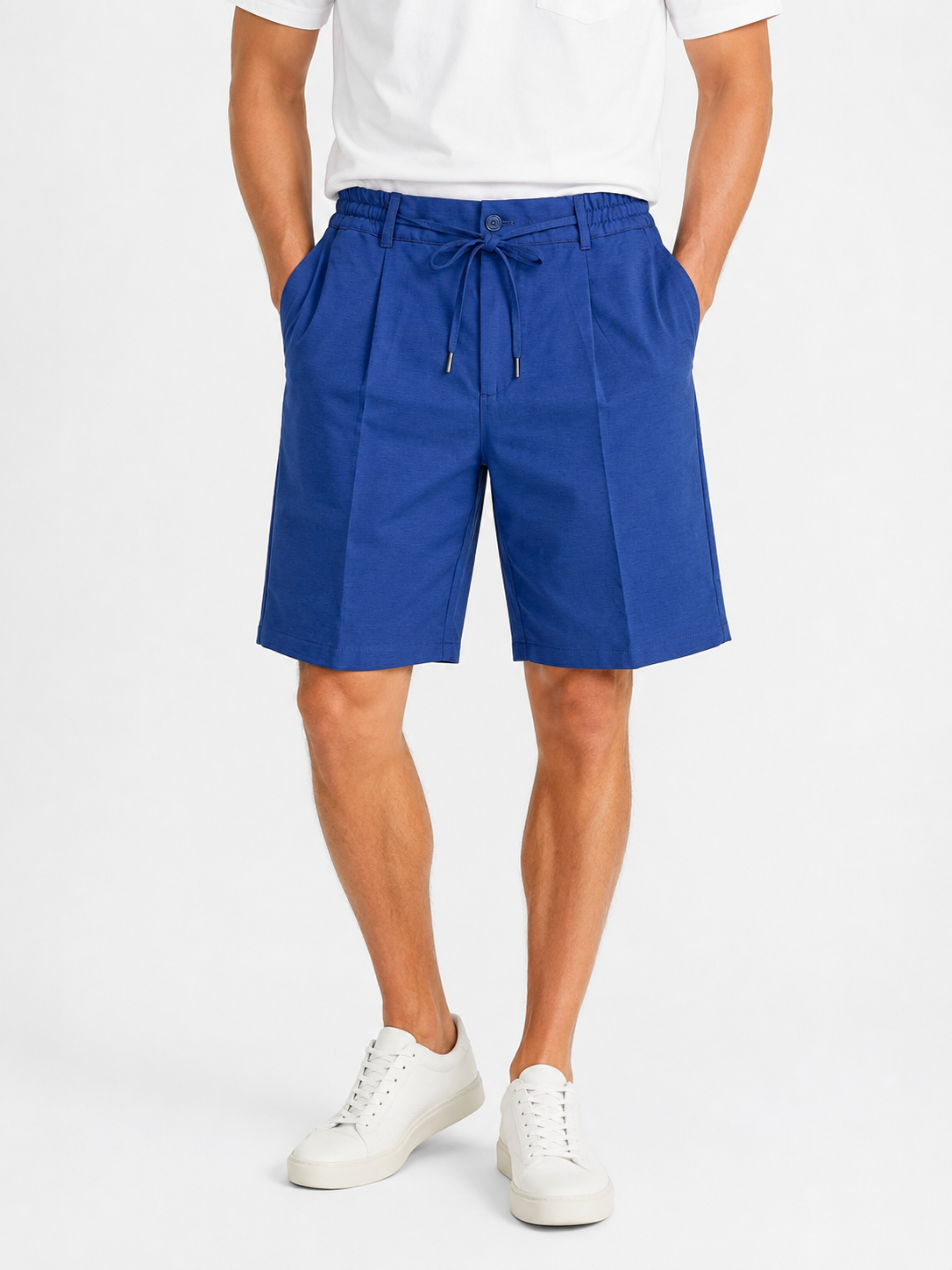 Bermuda uomo Punto Milano blu con tasca america e laccetto in vita - vista frontale indossato da modello - Made in Italy – Frarò Shop