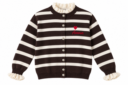 Cardigan donna 730 cioccolato, vista frontale del capo con righe chiare e ricamo Amour con cuore rosso.