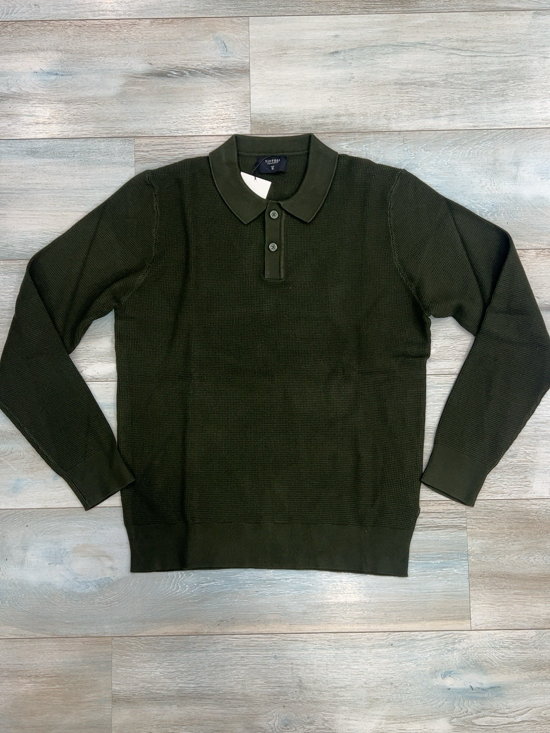 Polo uomo Tiffosi Wiser verde militare a manica lunga stesa, vista frontale