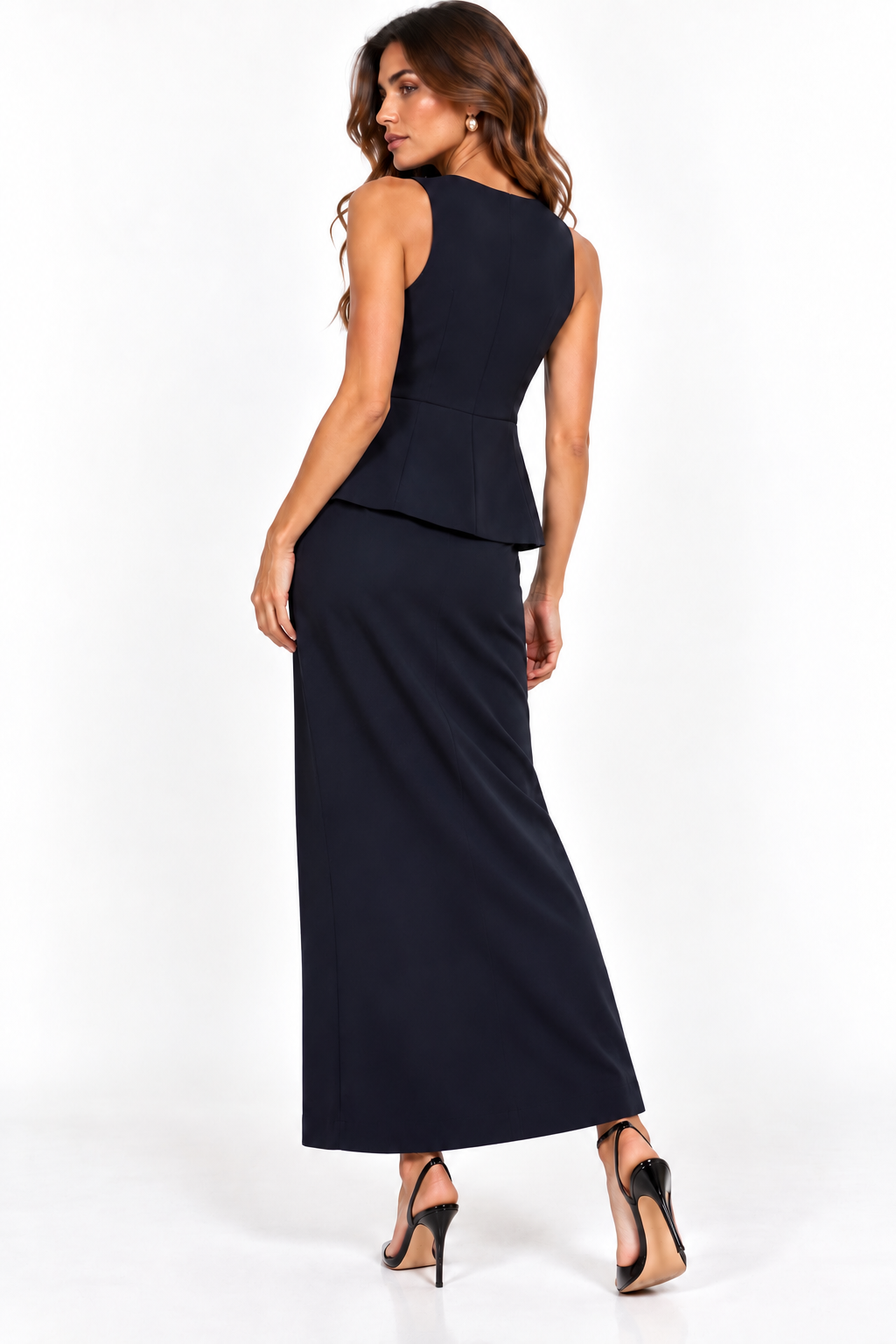 Abito donna lungo Jerimy Tiffosi blu navy indossato, vista da dietro a tre quarti con corpetto senza maniche
