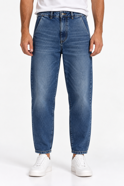 Jeans uomo Japan 2763 Moro indossati, vista frontale del lavaggio blu e delle tasche all’americana