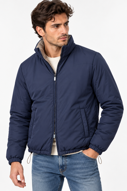Giubbotto uomo reversibile Cayo Tiffosi blu, vista frontale indossata con collo alla coreana e zip